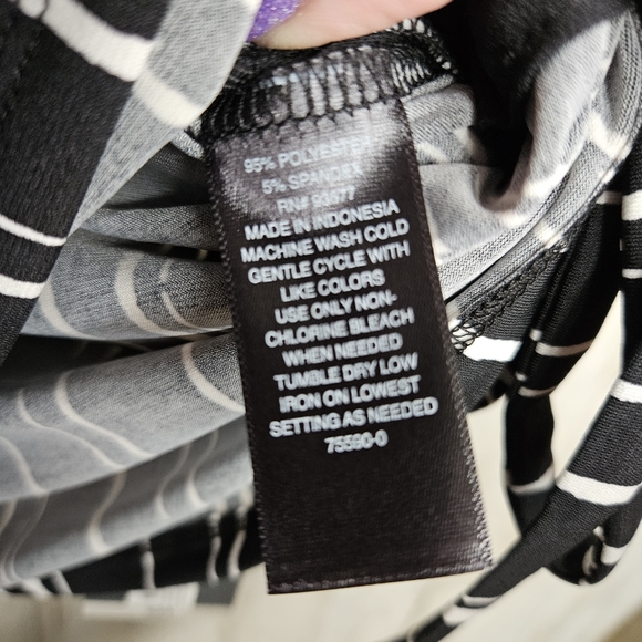 Worthington Sleeveless Black Blouse Cinch Tie Sides Mock Neck Top NWT Size XS - Picture 5 of 9